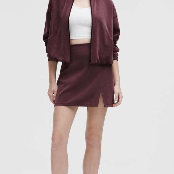 NWT Lululemon Softstreme High Rise Mini Skirt - Picture 4 of 6